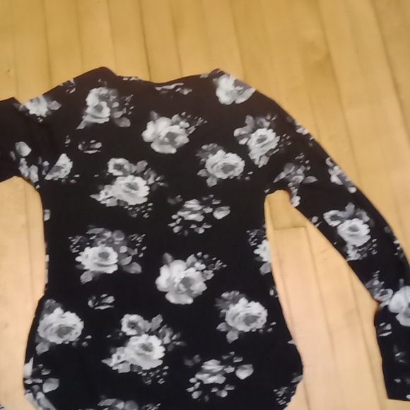 Girls top - Picture 3 of 4